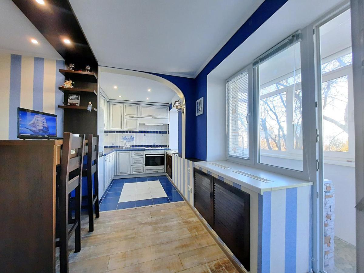 Sea Style - Сеть Апартаментов Alex Apartments Бесконтактное Заселение 24-7 Poltava Oda fotoğraf